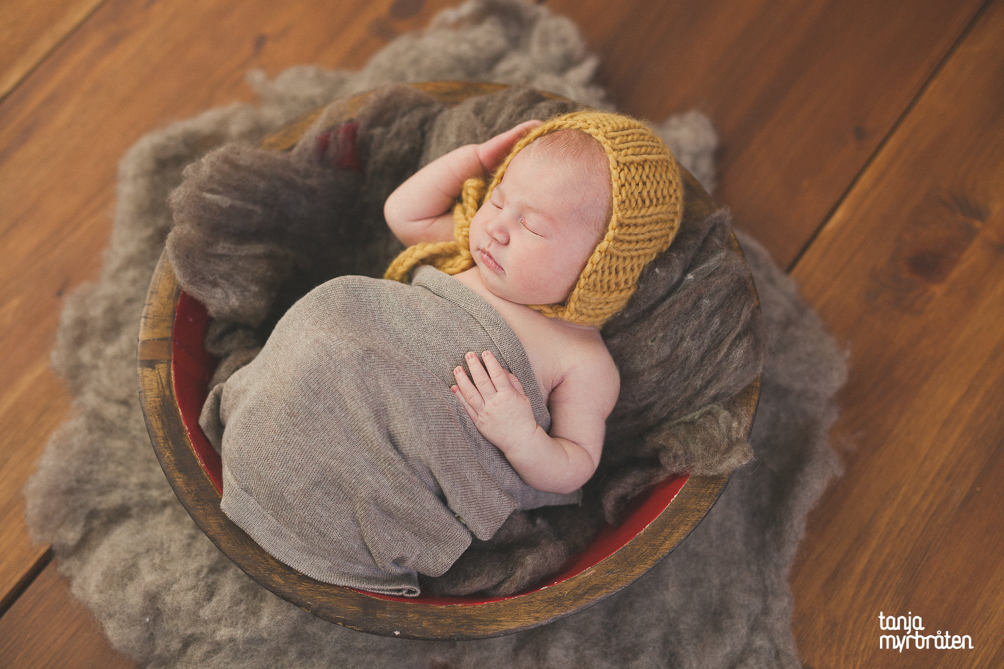 1144fotograftanjamyrbraten-nyfødtfotografering-vestfold-nyfødt-baby